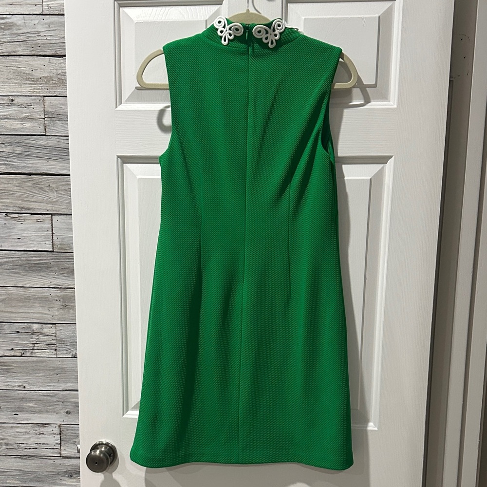 Vince Camuto Emerald Green Sleeveless Mini Dress with White Trim - Picture 2 of 8